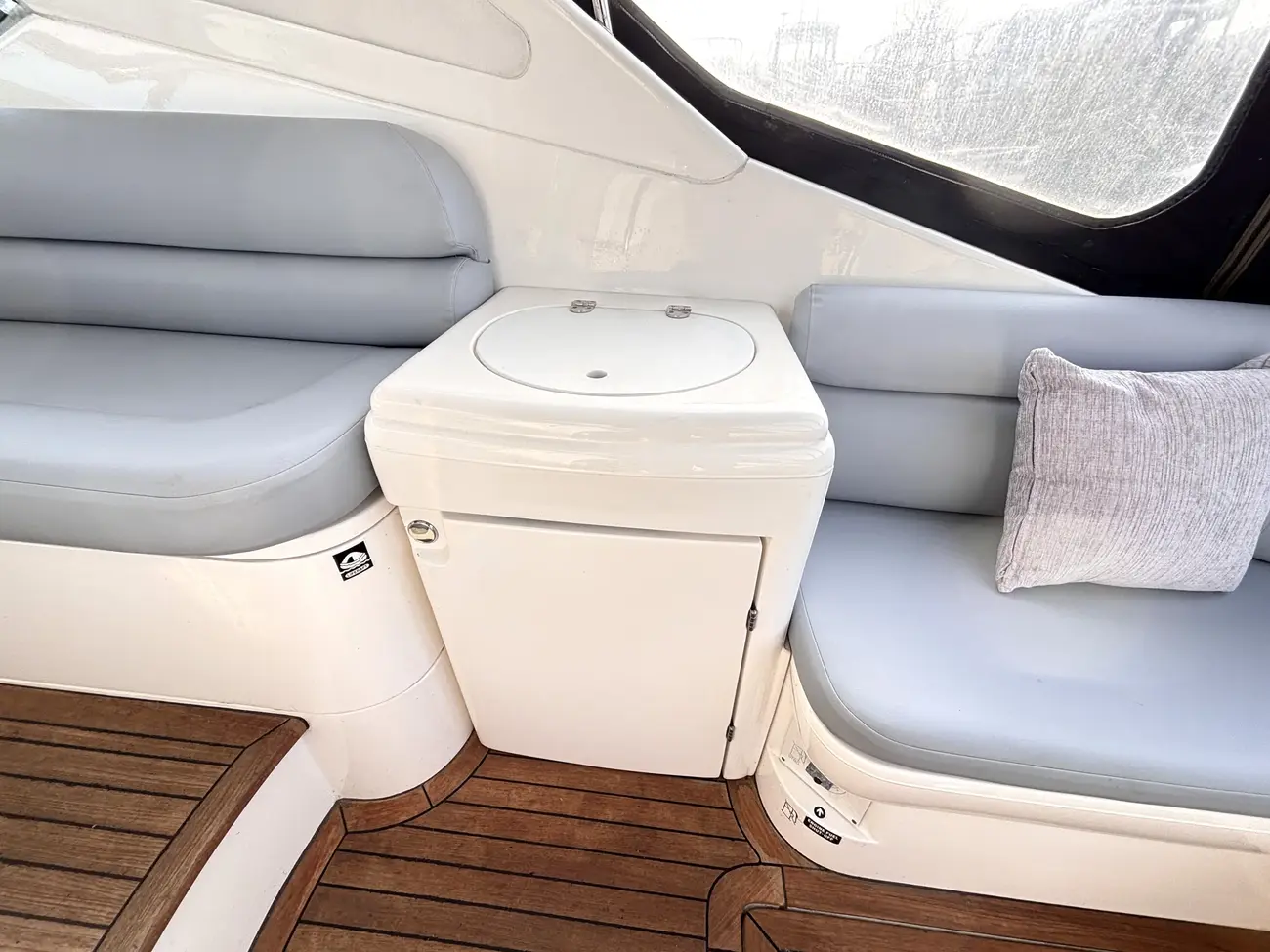 2003 Sealine S43 Sports Cruiser image 19