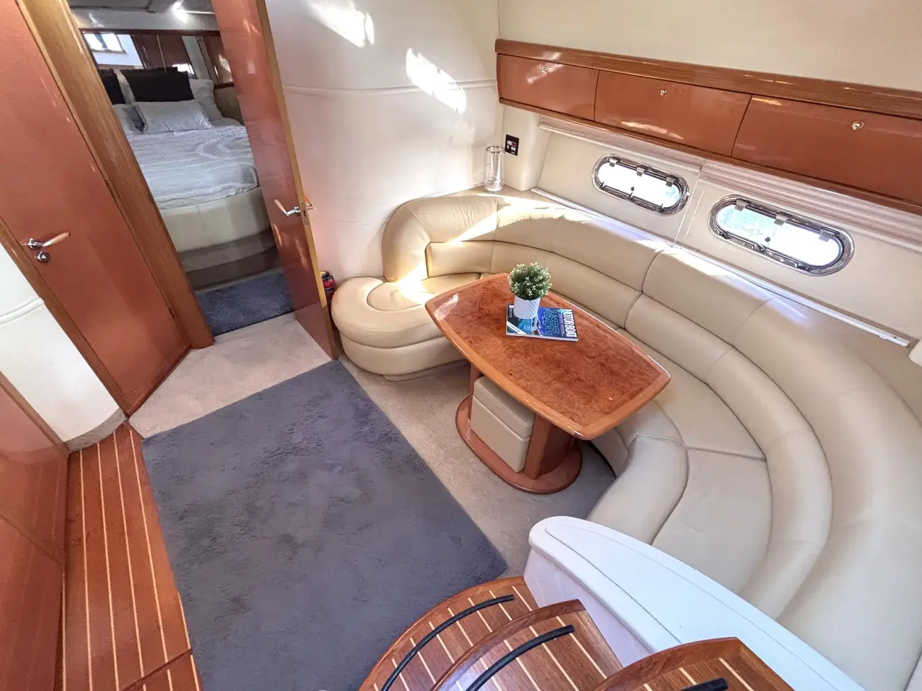 2003 Sealine S43 Sports Cruiser image 25