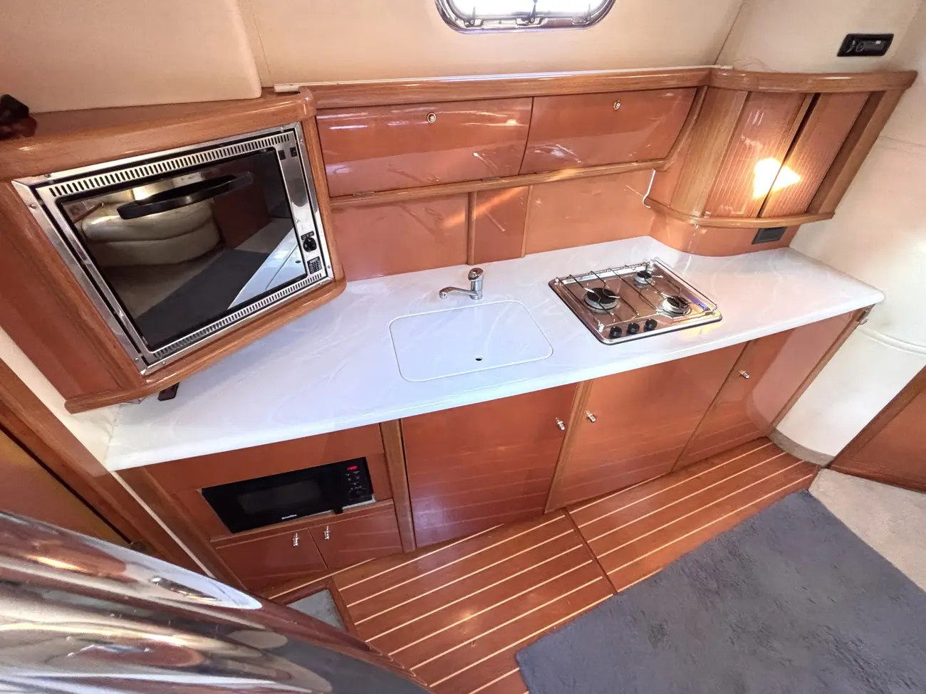 2003 Sealine S43 Sports Cruiser image 26