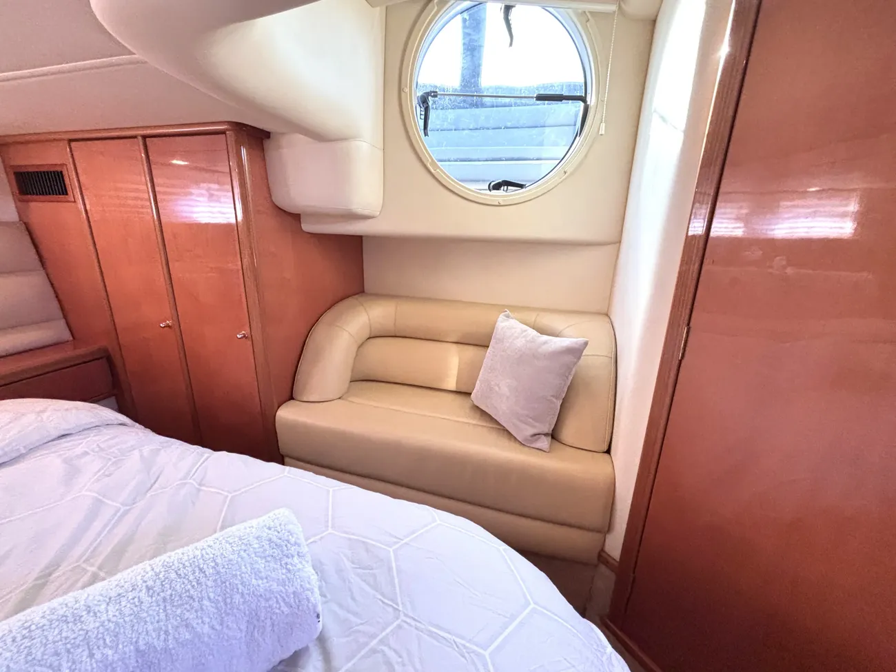 2003 Sealine S43 Sports Cruiser image 8