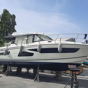 2021 Jeanneau Merry Fisher 1095 Coupé