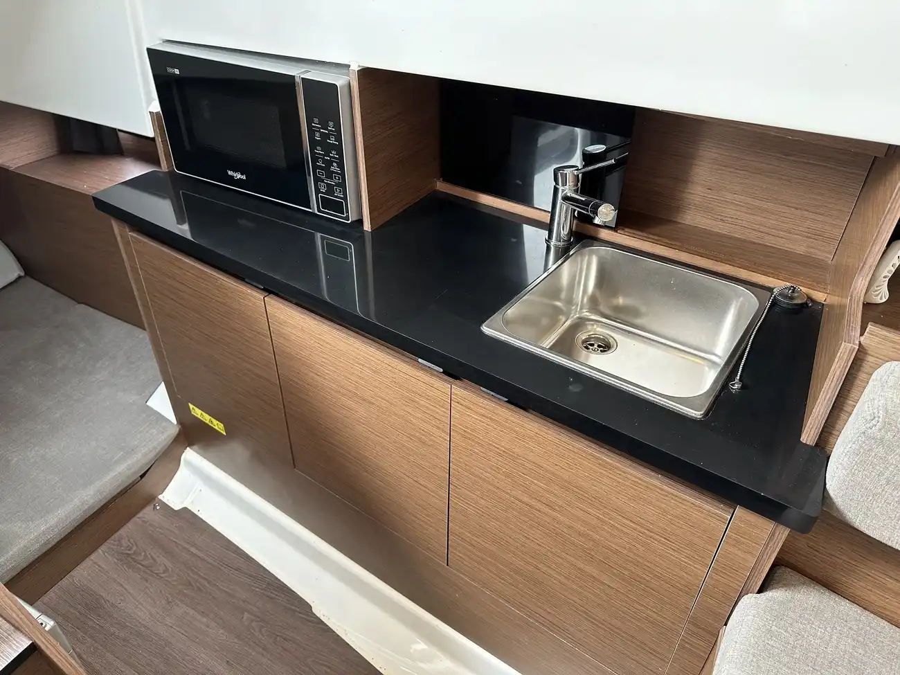 2021 Beneteau Flyer 9 Sundeck image 16