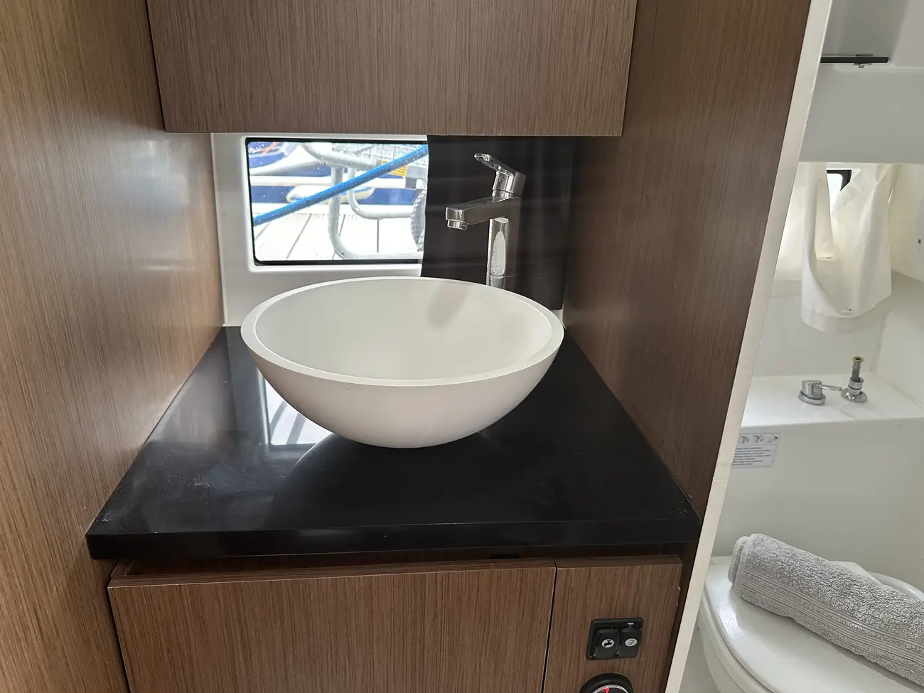 2021 Beneteau Flyer 9 Sundeck image 17