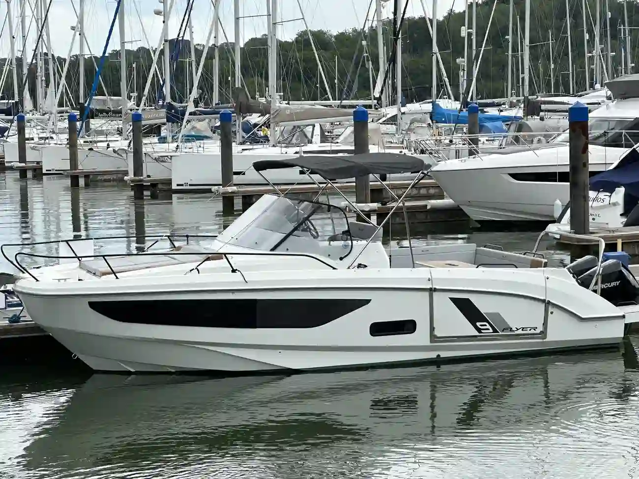 2021 Beneteau Flyer 9 Sundeck image 2