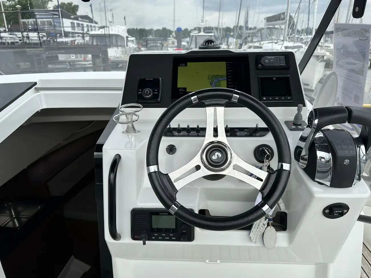 2021 Beneteau Flyer 9 Sundeck image 3