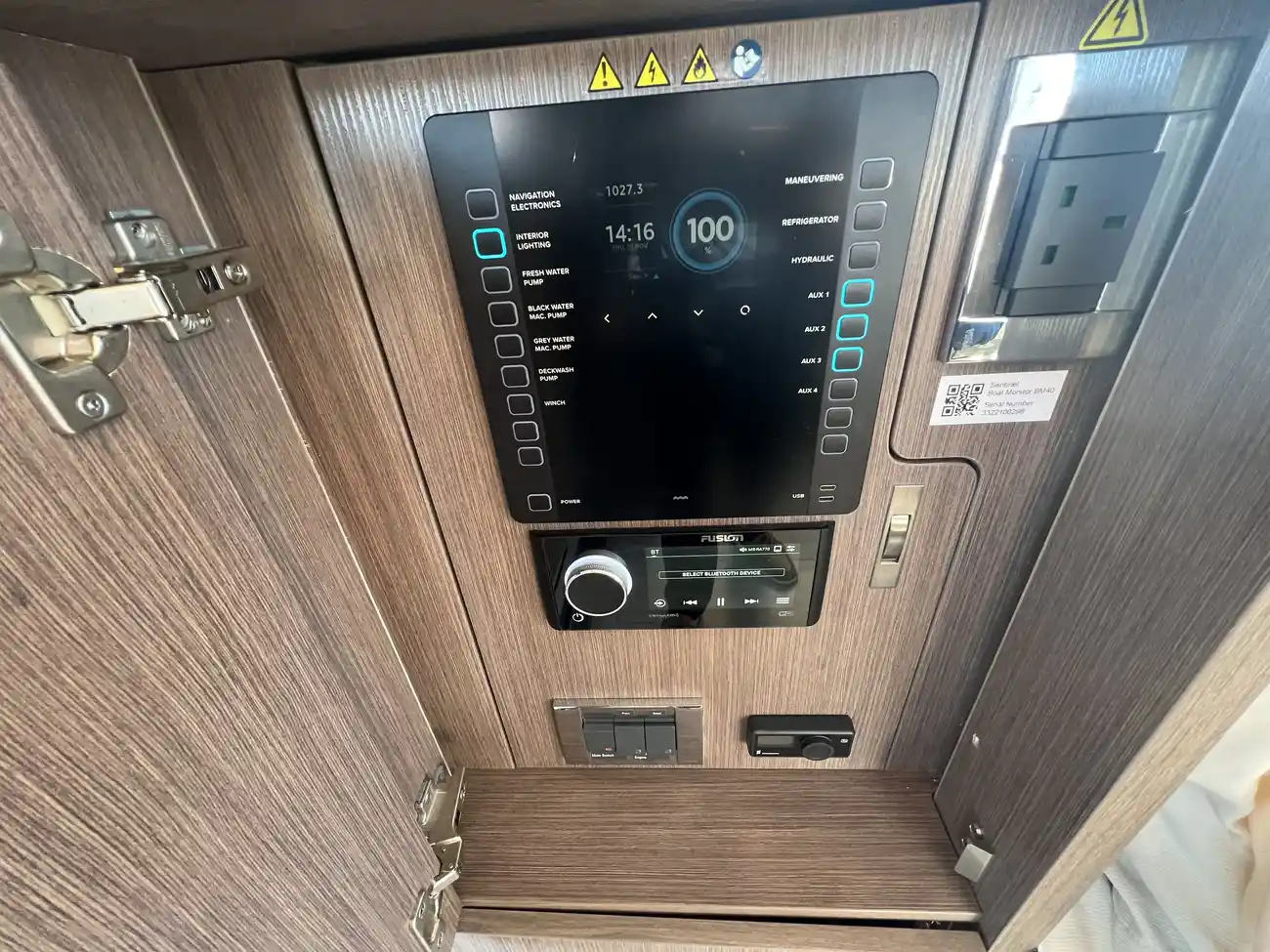 2022 Sealine C335 image 6