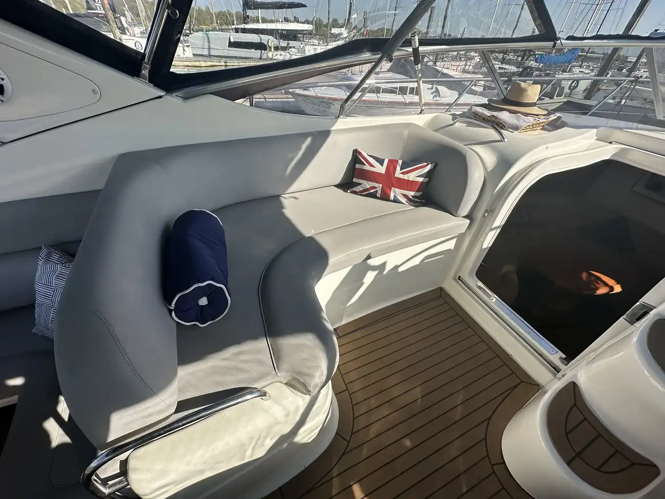 2004 Cranchi Zaffiro 34 image 15