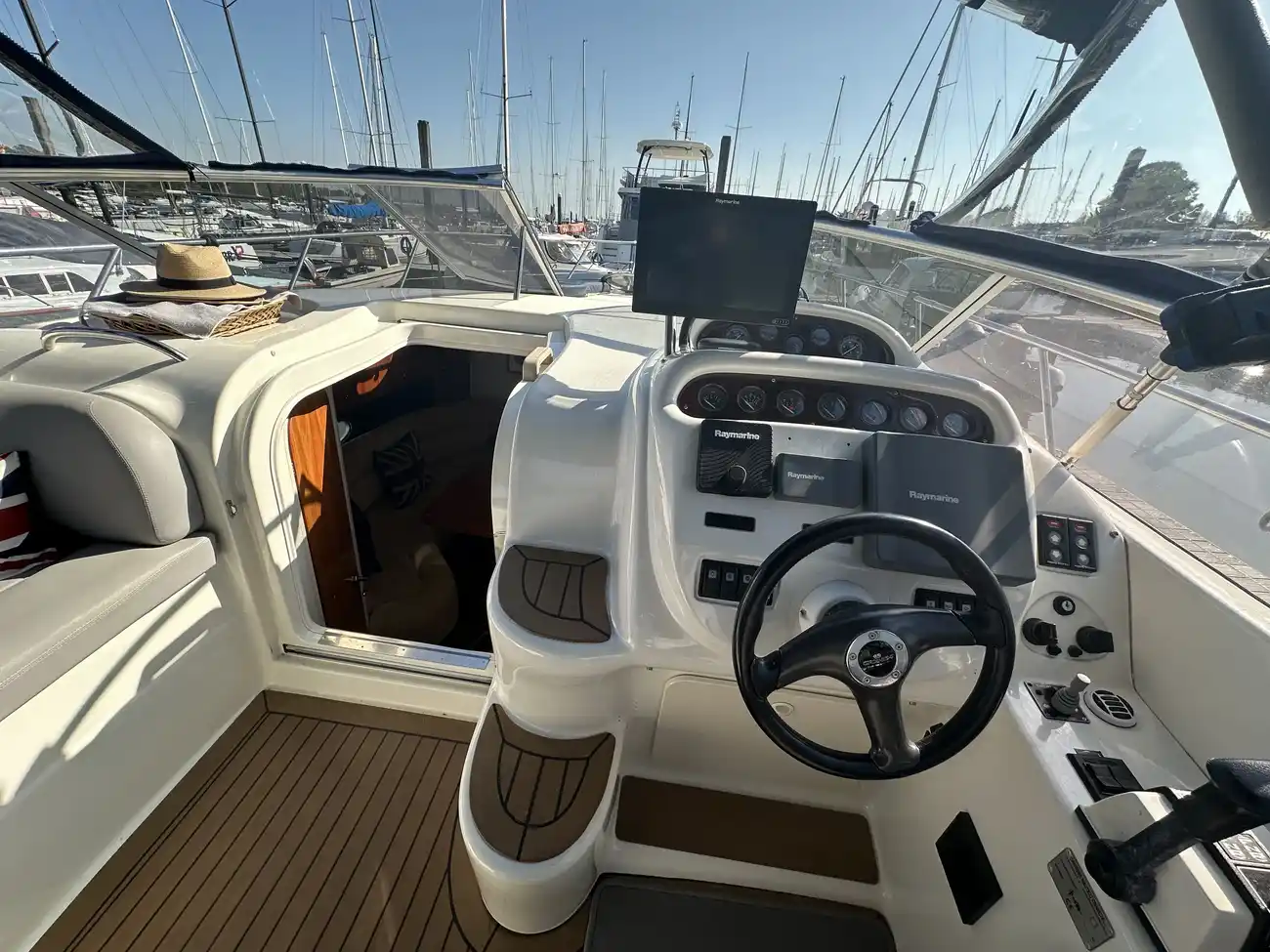 2004 Cranchi Zaffiro 34 image 16