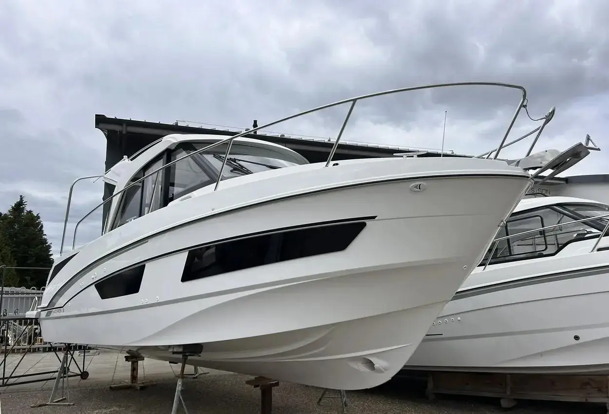 Beneteau Antares 9