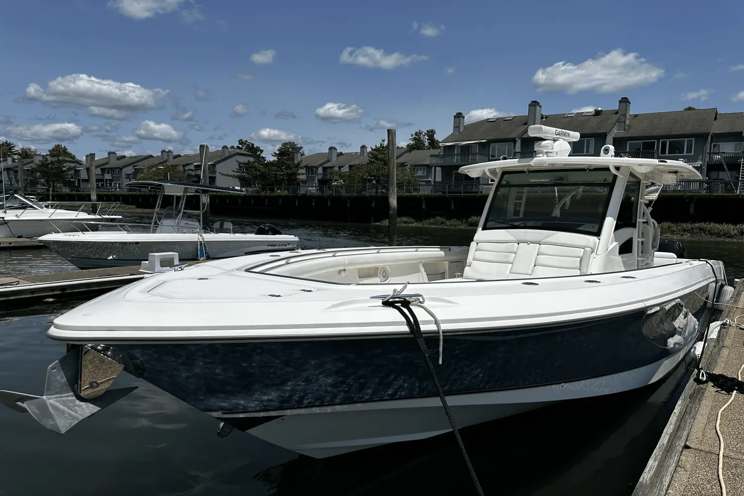 Boston Whaler 370 OUTRAGE