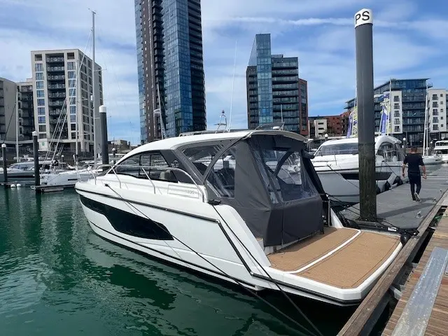 2025 Sealine S335 image 36