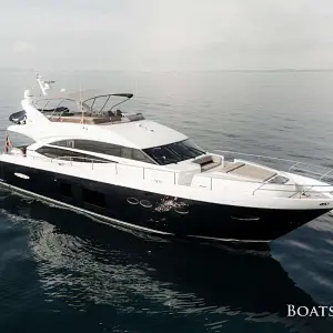 2013 Princess Flybridge 72 Motor Yacht