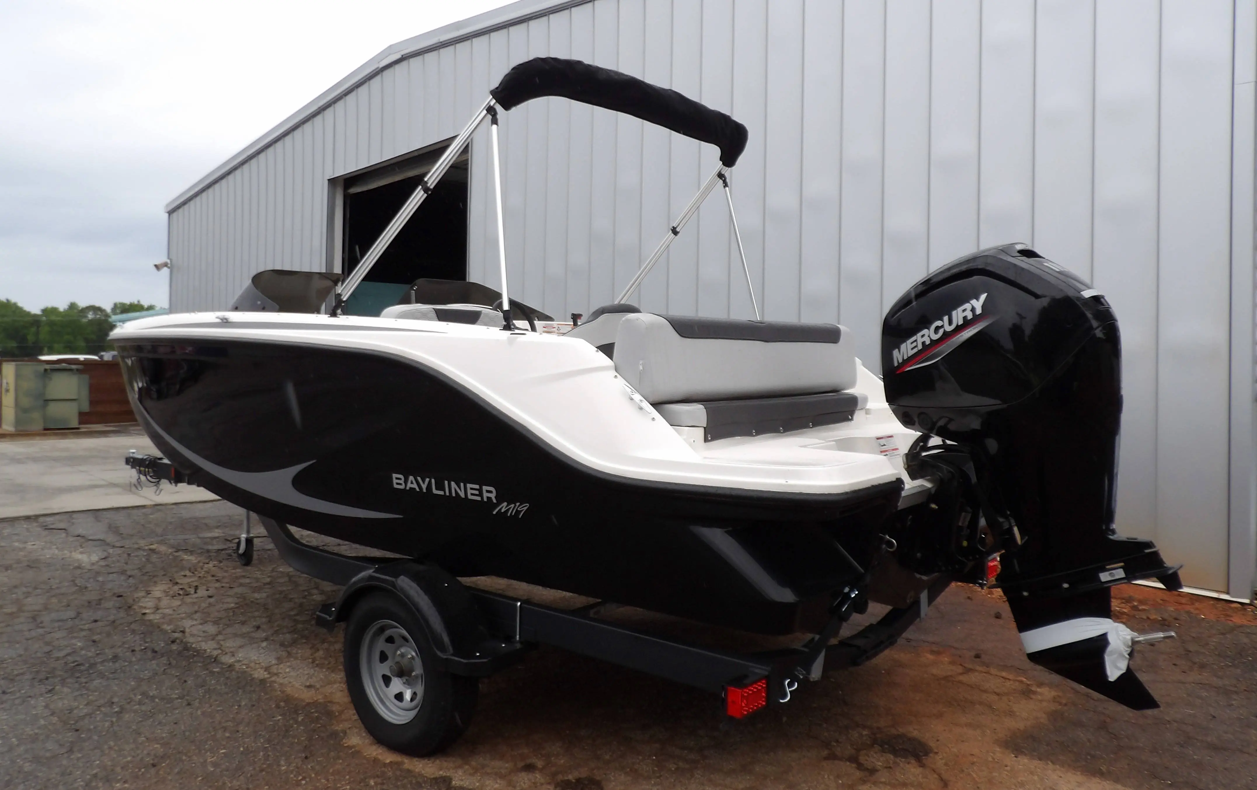 Bayliner M 19