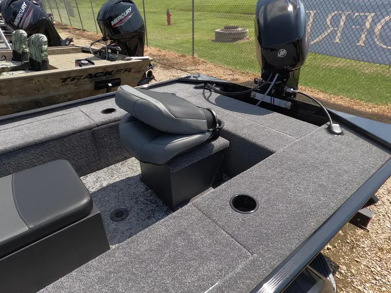 TRACKER Boats PANF17 25 for sale - 6eed64d6cb4c49a6b35a8008db8253da56701e59d7ab4ff49159aeea17fb6b0a.webp