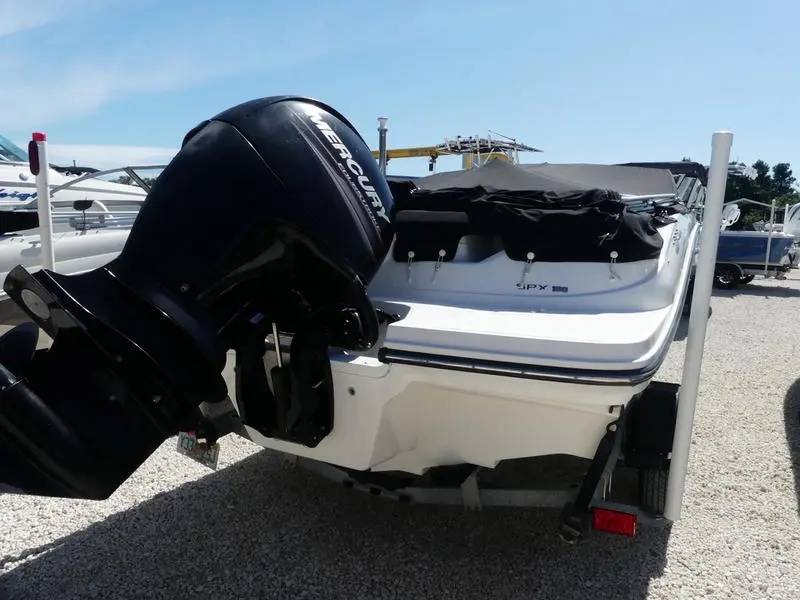 Sea Ray SPX 190 Outboard