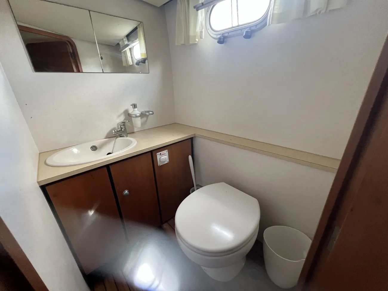2008 Linssen AC 33.9 image 27