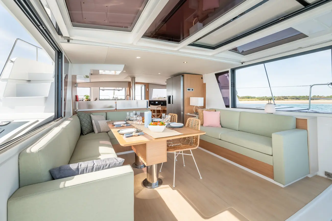 https://www.rightboat.com/boat_images/image_29190814/compressed_9cc396ea64484593941ffd7824430dc46cd573f45f73423291a27e3cdf930478.webp photo 14