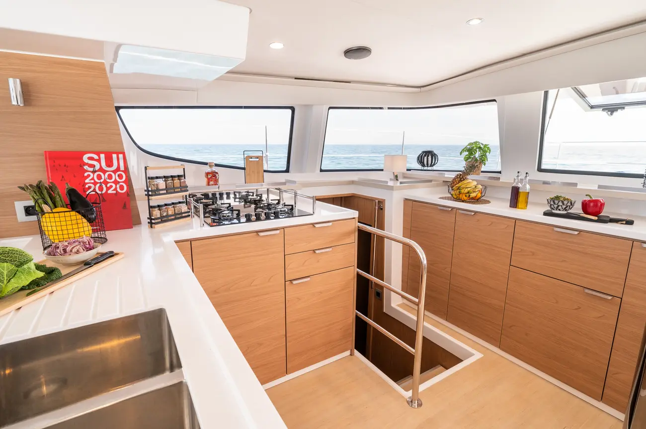 https://www.rightboat.com/boat_images/image_29190818/compressed_5531ea81abd74eb0acac8653a8b05c1d4ec321fc820e43e89554e51e3d911ef9.webp photo 17