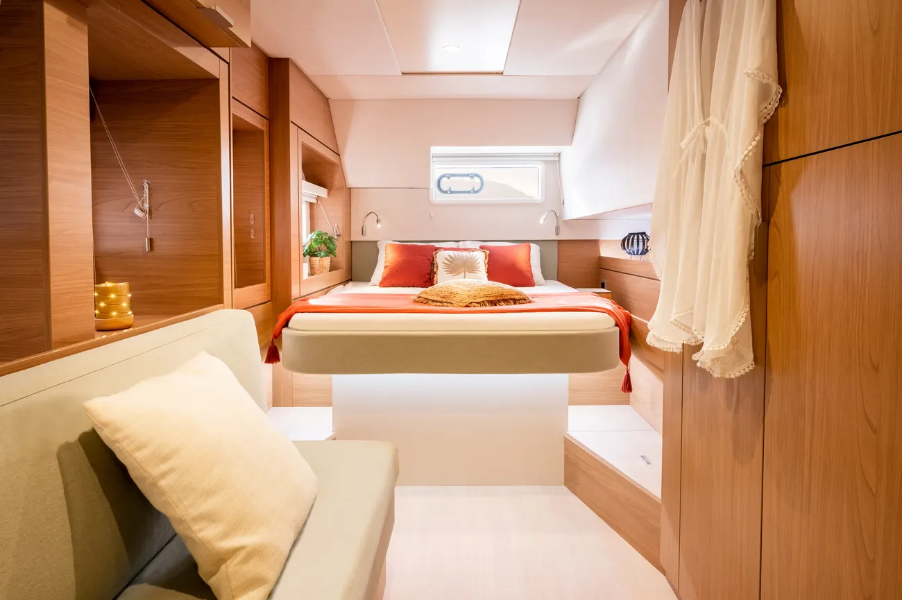https://www.rightboat.com/boat_images/image_29190822/compressed_fb5bf7074fa44e61ad57c0c6d1f01aec252870c2745a44c380be99aedb4b949b.webp photo 19