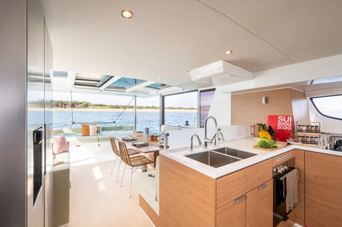 https://www.rightboat.com/boat_images/image_29190828/compressed_cf5d45040dd8492a990345268f9bd5665e86684a920f4b77bf74b67b7489636f.webp photo 16