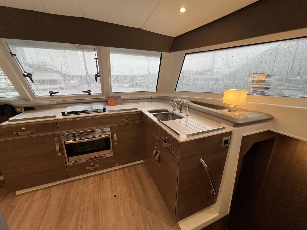 https://www.rightboat.com/boat_images/image_29203127/compressed_152f4de4f75c424db4061a8664e328a2ded17953a31b48c081ddf2a4553479ce.webp photo 13