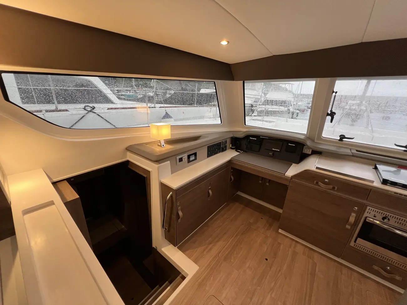 https://www.rightboat.com/boat_images/image_29203133/compressed_743b2dbe22f141179e7d3af6a6b819b753efd8c7d93a4ab29803fc5d4dbb5ea1.webp photo 12