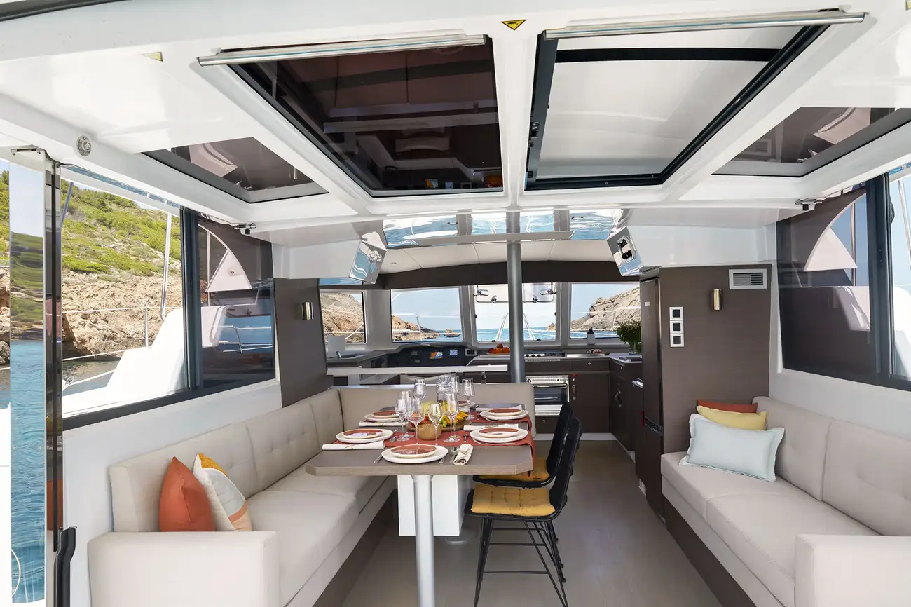 https://www.rightboat.com/boat_images/image_29203144/compressed_45fc07e36a254d12a973ee317aec1fc53d896ad3a8334d20810c661fca61fc67.webp photo 6