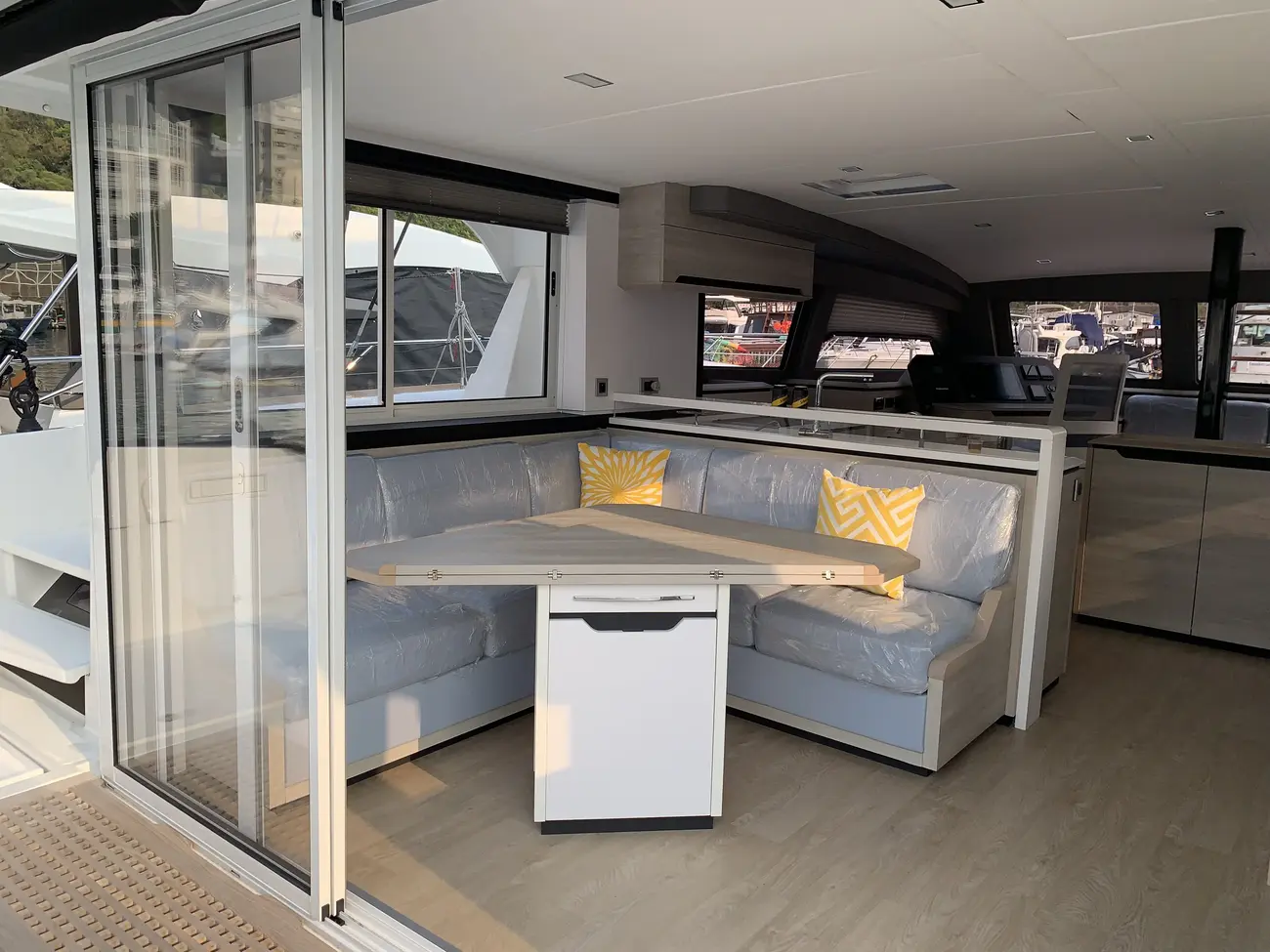 https://www.rightboat.com/boat_images/image_29203157/compressed_e026496a969246d3807a5277b407bd2cd399b00e83274fffbf18c61458ff817e.webp photo 9