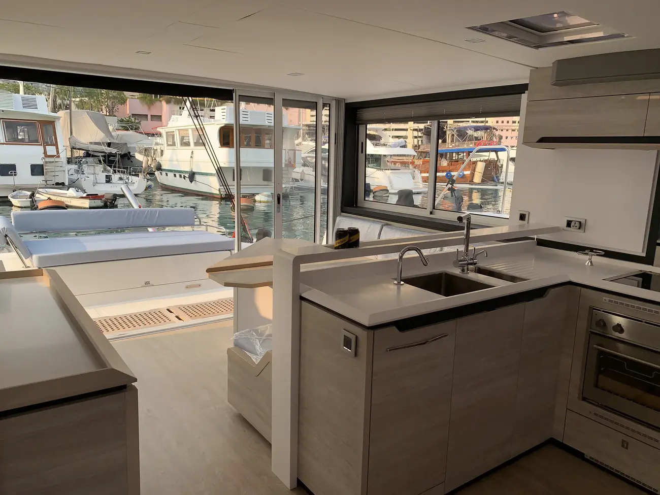 https://www.rightboat.com/boat_images/image_29203159/compressed_9b70bb75cc4446a4b7a18facadc44fbccff1b2edc7b54a228284b6bb13cf9c9b.webp photo 12