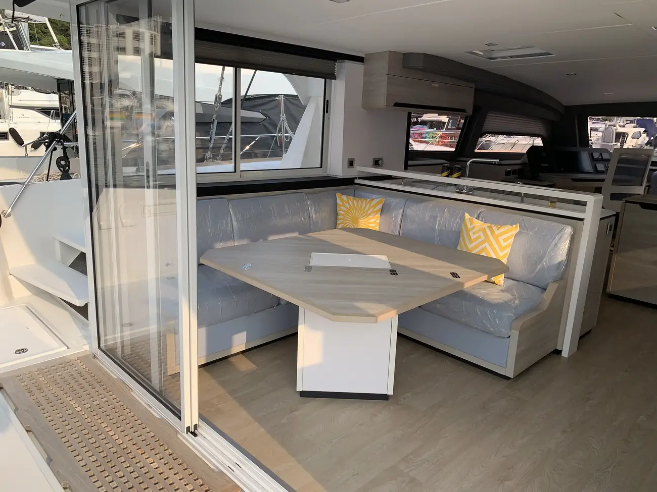 https://www.rightboat.com/boat_images/image_29203177/compressed_6ff7b38c7e5b41119070ac96a763c65945e2e29988574de5a6230ce0e7f5917c.webp photo 8