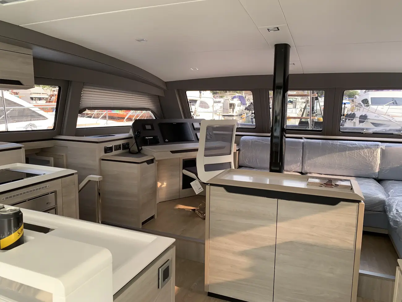 https://www.rightboat.com/boat_images/image_29203188/compressed_57a5e314f91d4941ab5ae1e7189ed4ba149d331d03b84ead80f1aac8fcf3a32f.webp photo 15