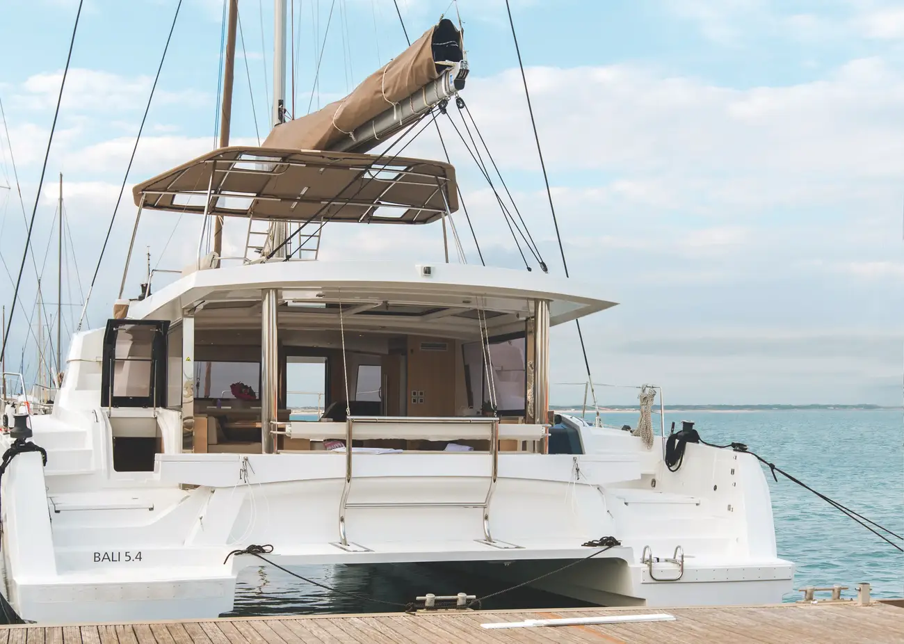 https://www.rightboat.com/boat_images/image_29204332/compressed_e22b298437cd4c59850d151720cf1f7cce6175d42b7c468d969e165fff148eb4.webp photo 6