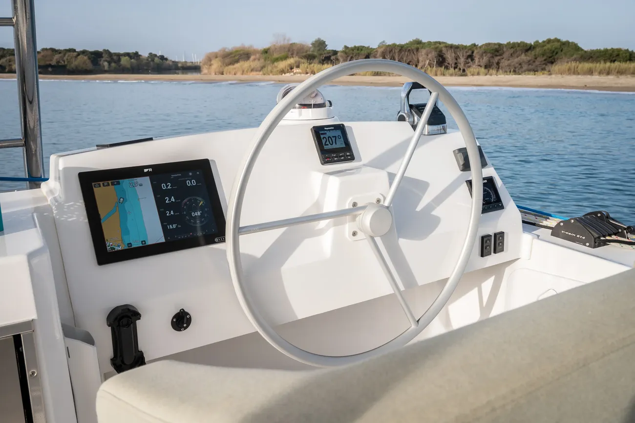https://www.rightboat.com/boat_images/image_29204373/compressed_57dbe843316049e49cece5514b1d3b4dcdf61a5c0fd444ffba9d53e2ebb8c170.webp photo 11