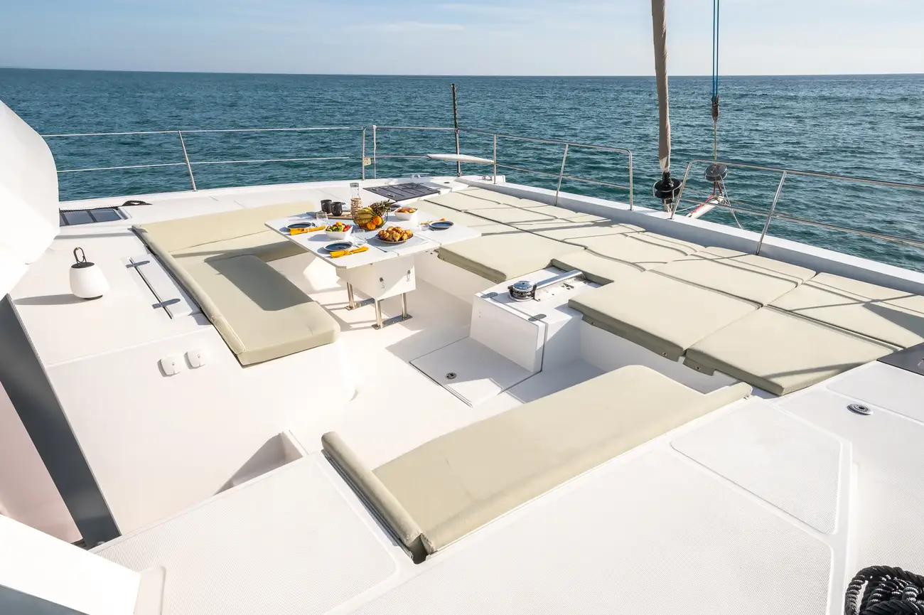 https://www.rightboat.com/boat_images/image_29204382/compressed_56ac9fabca6241a397a615d62661a845fcf9651fe1ef4d4da2155c511a0073c3.webp photo 12