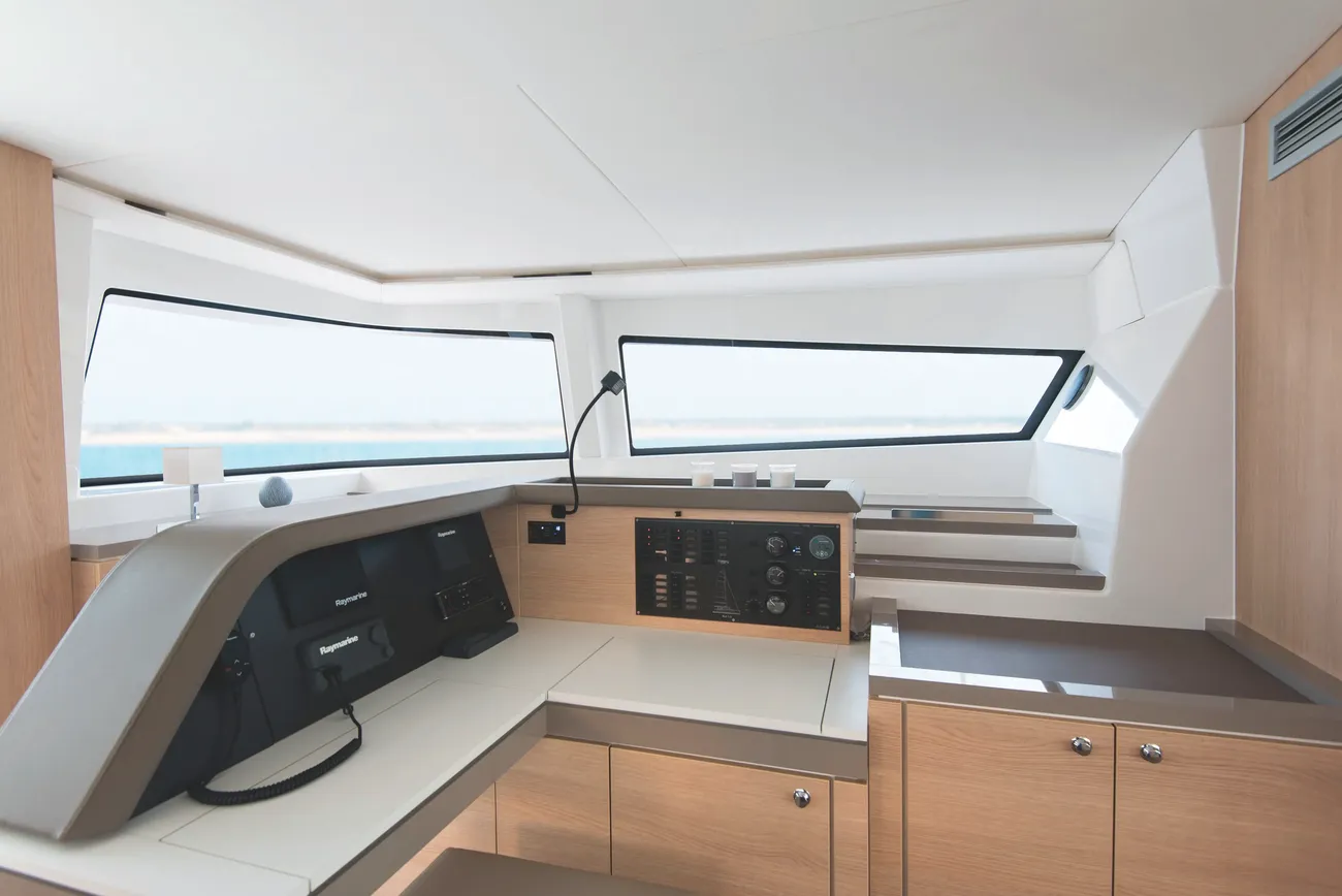 https://www.rightboat.com/boat_images/image_29204395/compressed_b130cb6469c8455d9d91c5b2c6a711e6a8950ad1d9c44016b93ca5bf387ba07a.webp photo 24