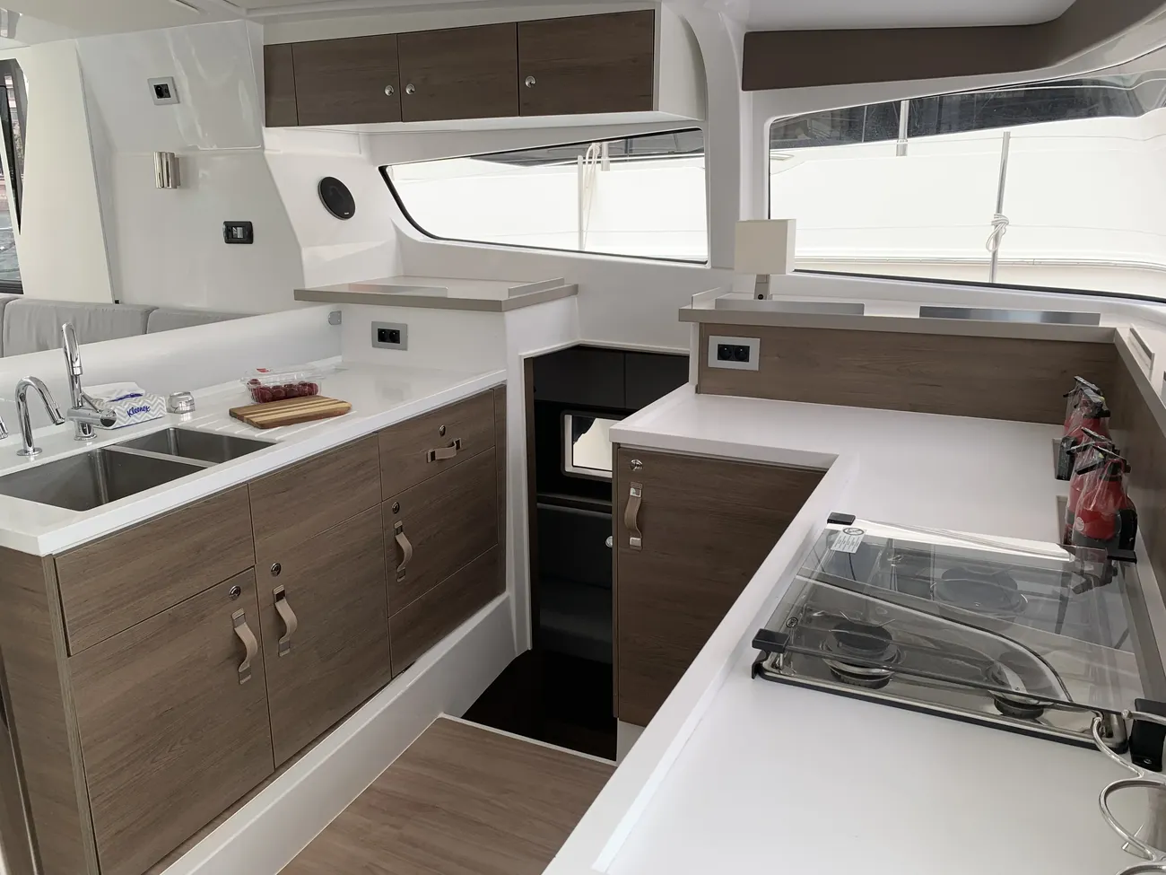 https://www.rightboat.com/boat_images/image_29207132/compressed_72678cb012b4423ba8fdecb327500c68f0192b5766ae4e44baf227d34cb2227f.webp photo 21