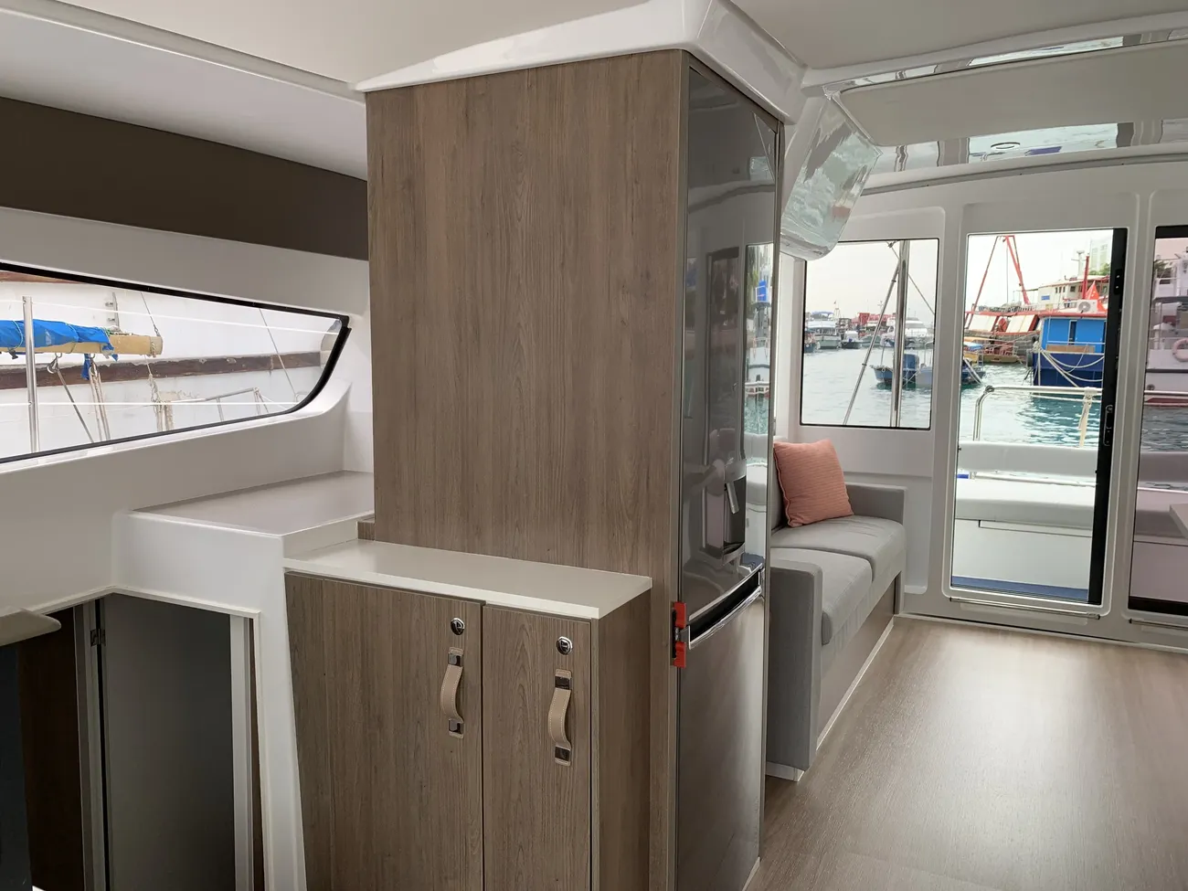 https://www.rightboat.com/boat_images/image_29207134/compressed_3cd7eef9142647ea818db33a9bf2e4fa71c61c1825bc4e8b9eac3c4956337cc3.webp photo 15