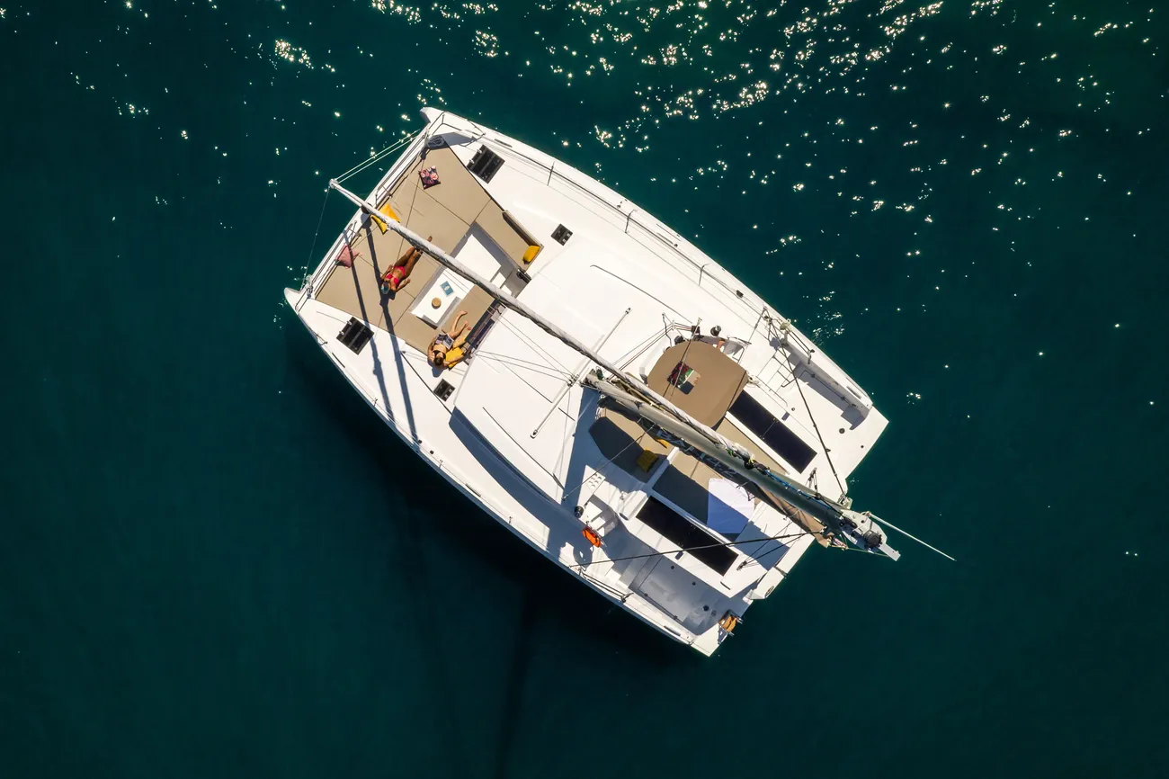 https://www.rightboat.com/boat_images/image_29207156/compressed_b1321ac17b0f44be9a9c332a4173684d3d5812f647f8466e979d979ba9fe451b.webp photo 34