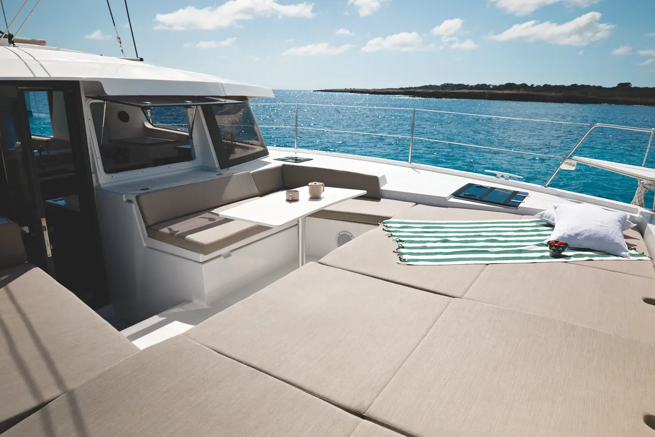 https://www.rightboat.com/boat_images/image_29207160/compressed_2fa0b85d74244f838a61e4a968987fc58c70f2789c34471f9dd17ed0c575b4dd.webp photo 10