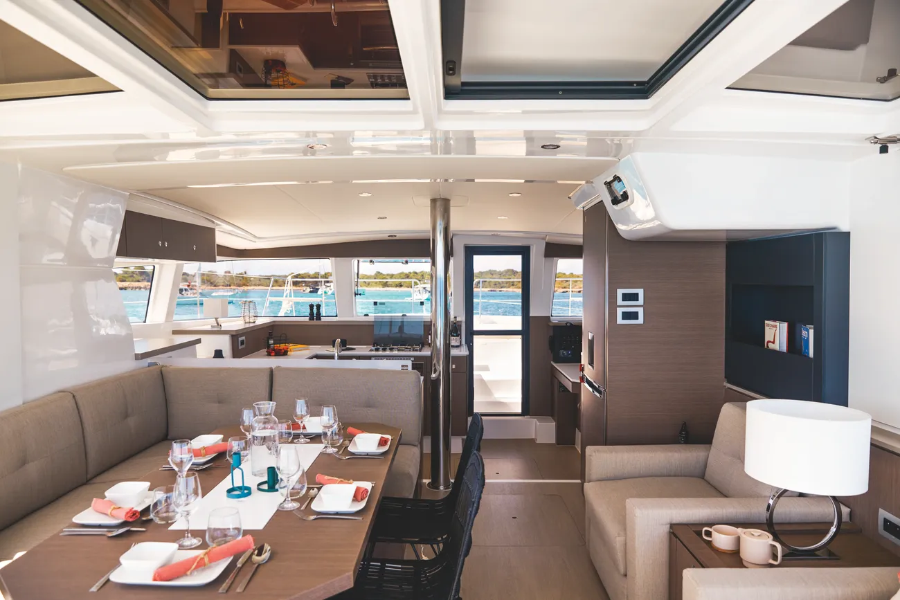 https://www.rightboat.com/boat_images/image_29207176/compressed_862f40697cc2491aa77e4f8af0ecdc9750573589fb7c48d991f2db733cccd727.webp photo 19