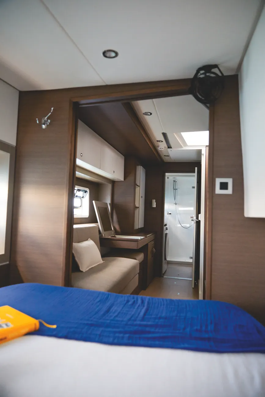 https://www.rightboat.com/boat_images/image_29207177/compressed_16c327a7551d4585bd2722ffea3f709bfa98be9e98ee4036aac20cc014d9acaa.webp photo 28