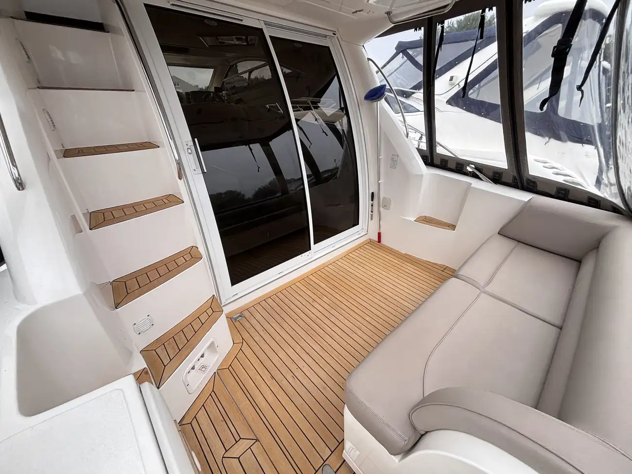 2004 Sealine F34 image 13