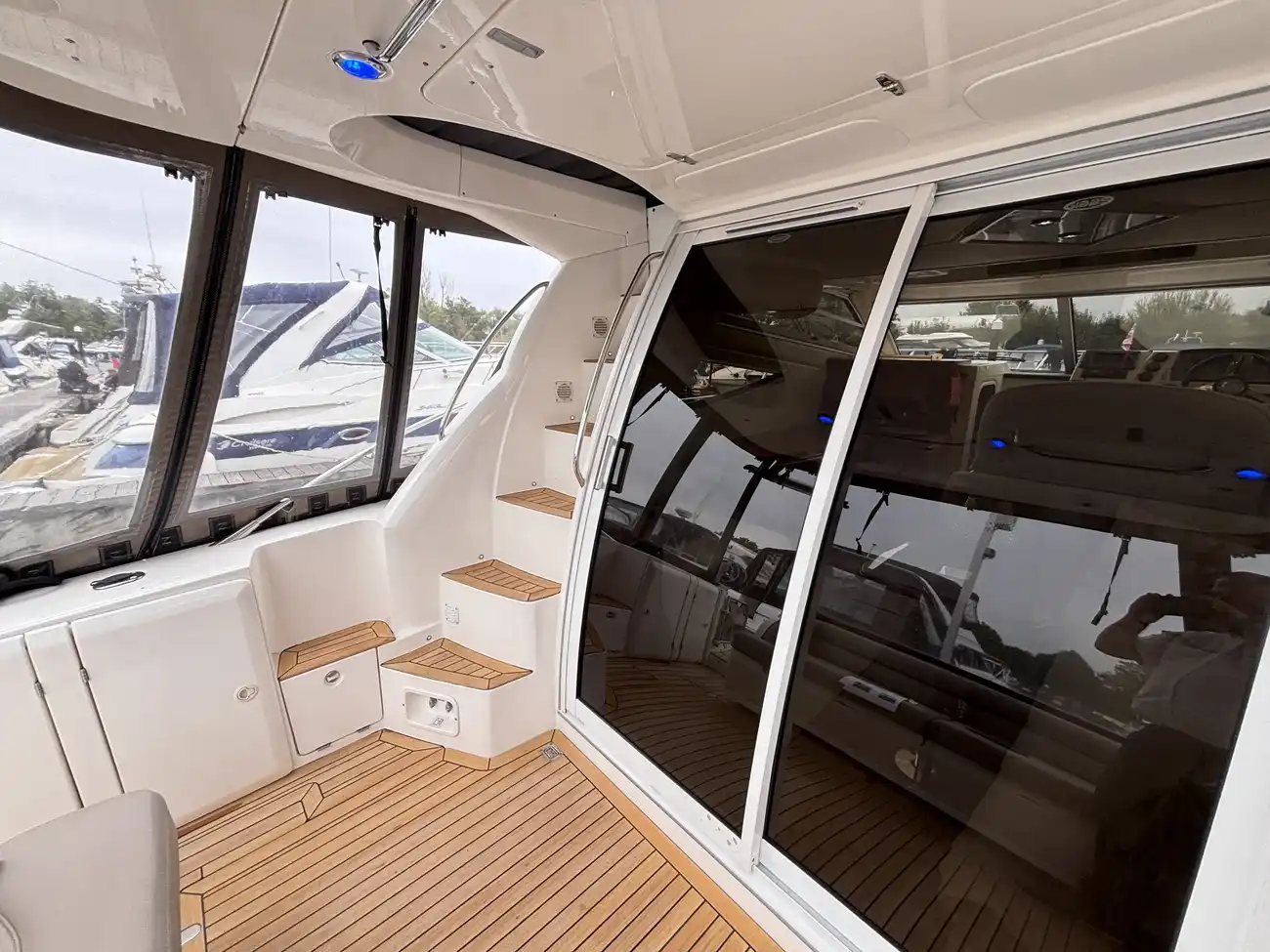 2004 Sealine F34 image 17