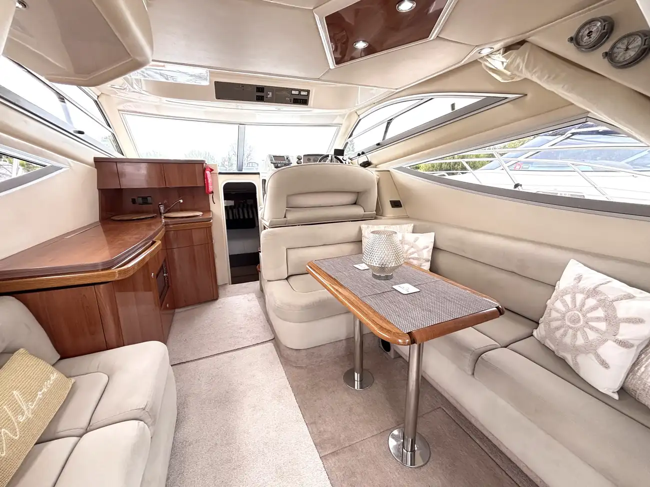 2004 Sealine F34 image 18