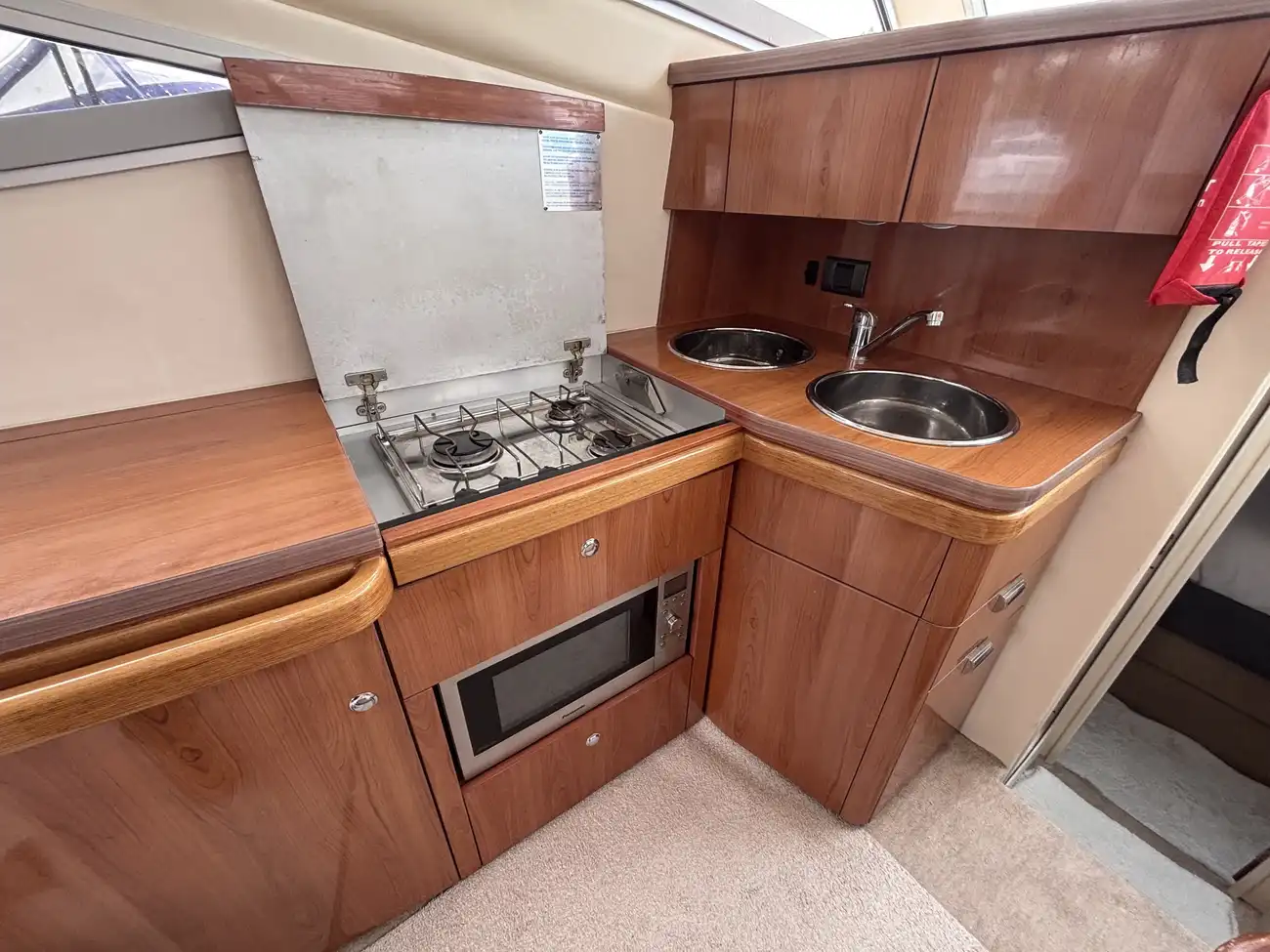 2004 Sealine F34 image 24