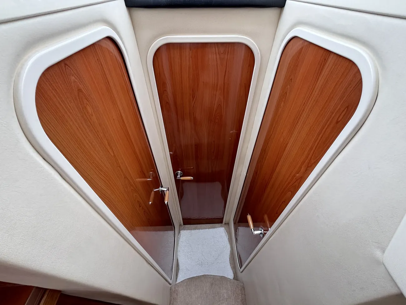 2004 Sealine F34 image 30