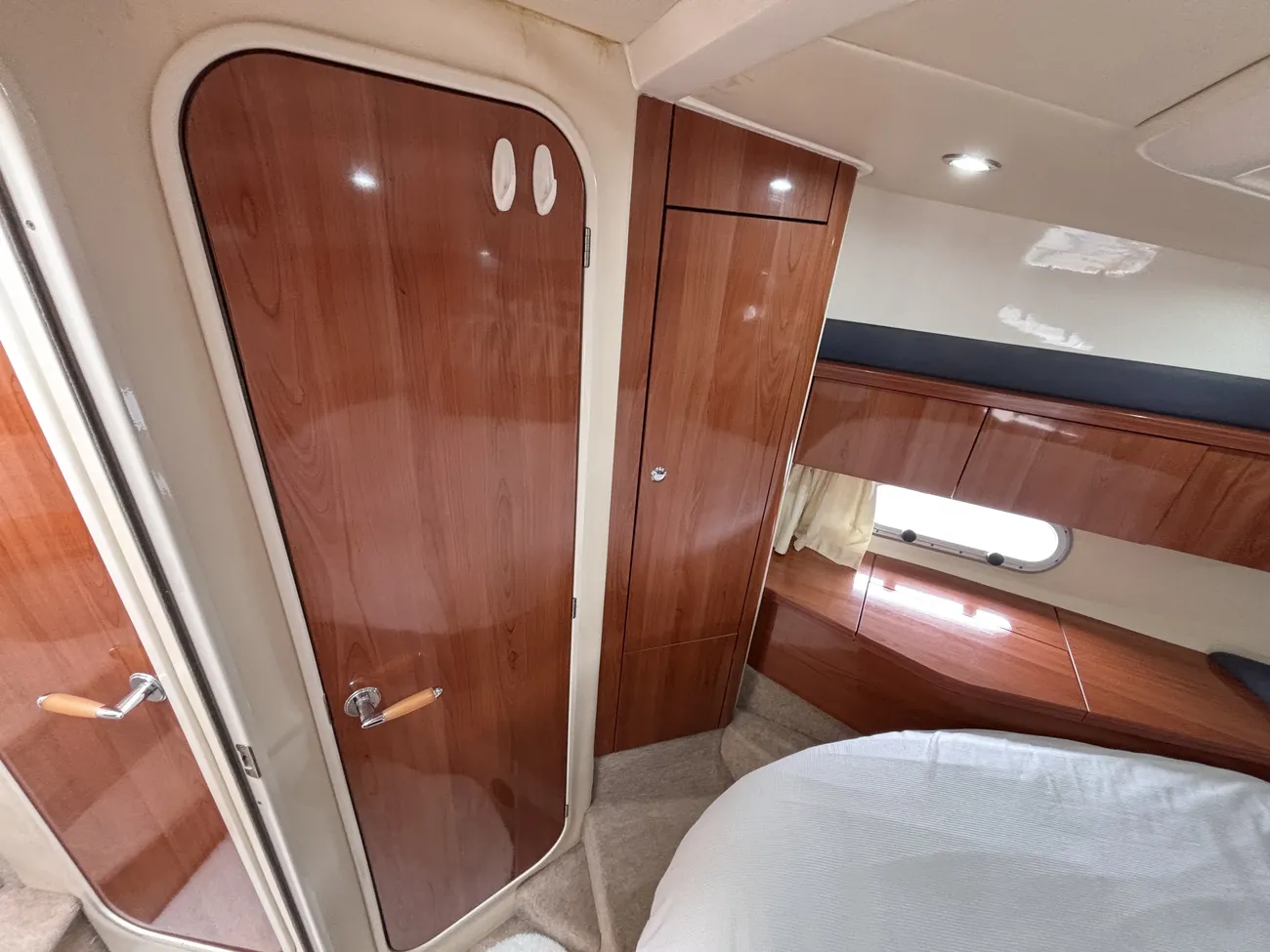 2004 Sealine F34 image 3