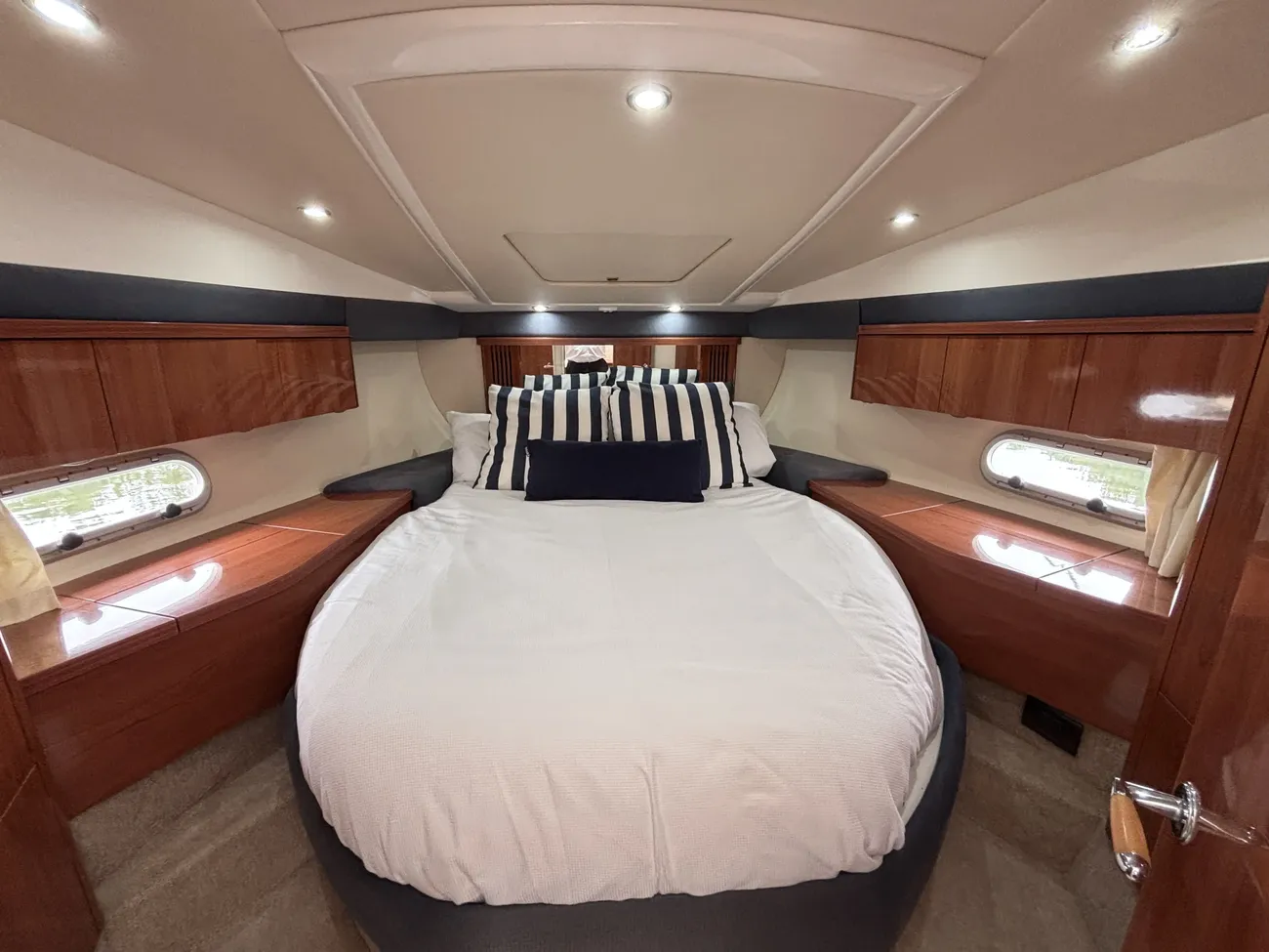 2004 Sealine F34 image 31