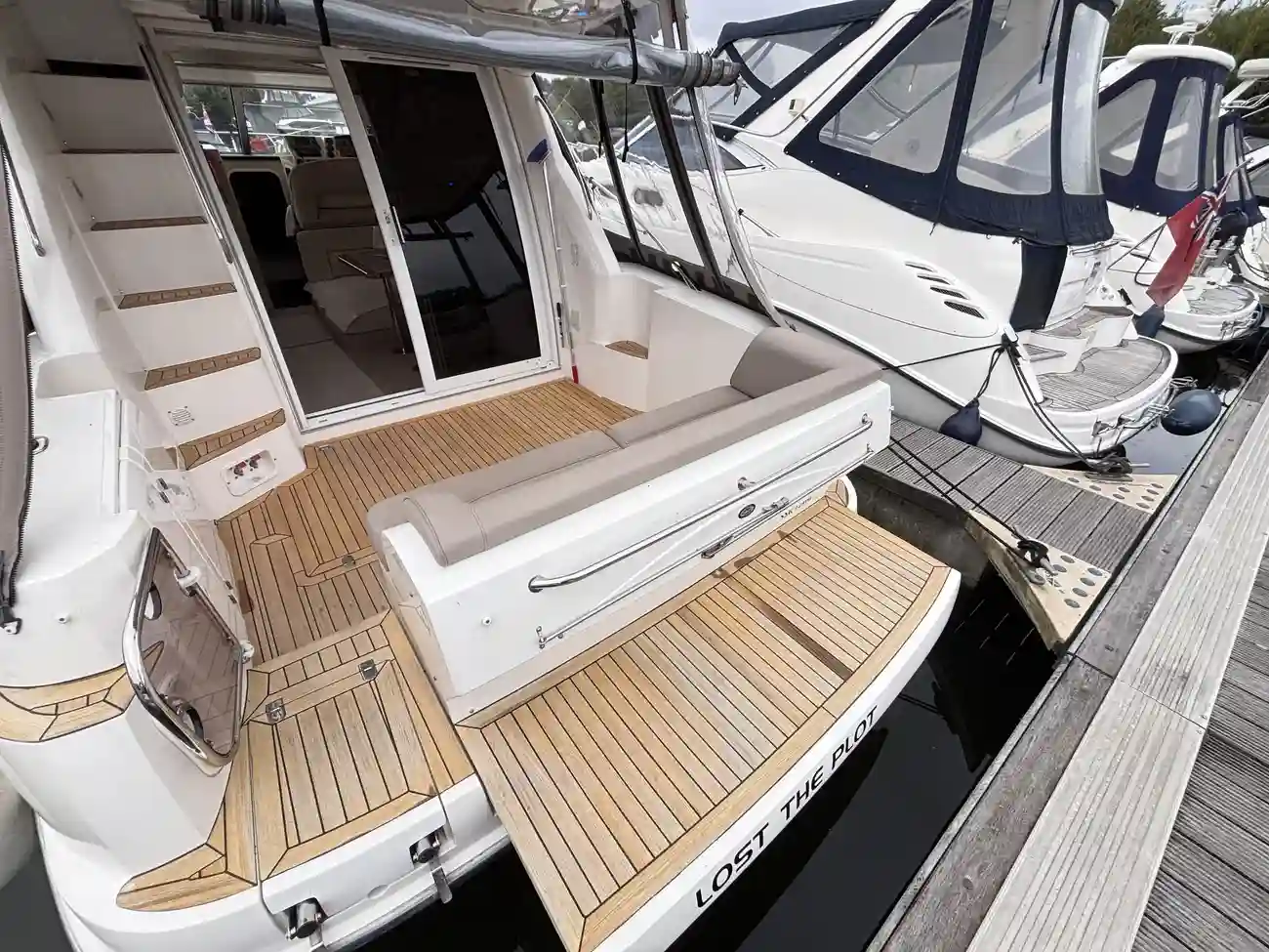 2004 Sealine F34 image 16