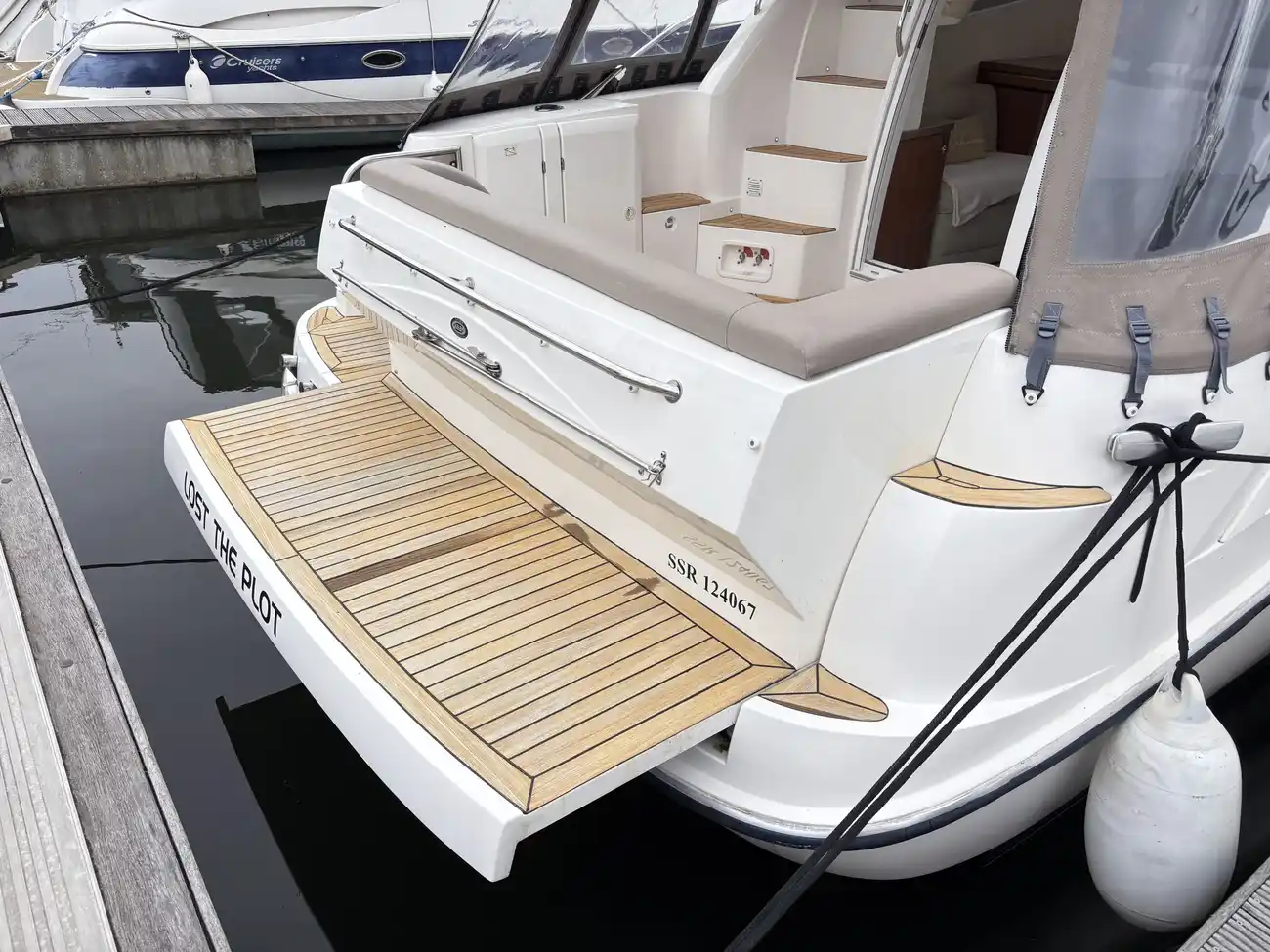 2004 Sealine F34 image 15